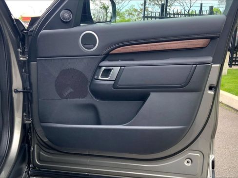 Certified 2025 Land Rover Discovery Dynamic SE AWD/4WD image 22