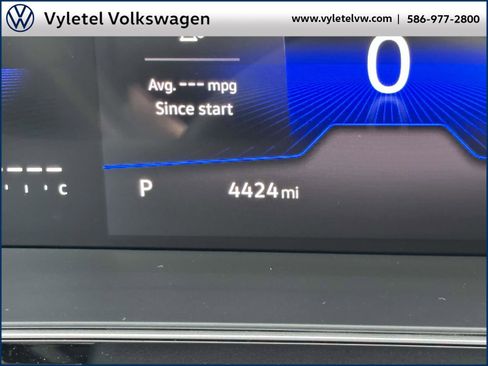 Certified 2025 Volkswagen Jetta SE w/ Sunroof Package image 22