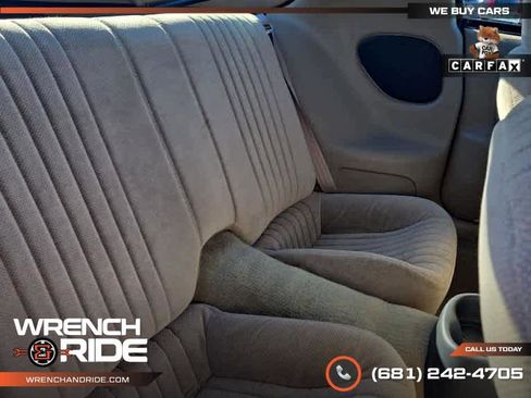 Used 1997 Pontiac Firebird Firebird w/ Opt Pkg image 31