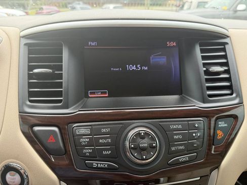 Used 2013 Nissan Pathfinder Platinum FWD image 32