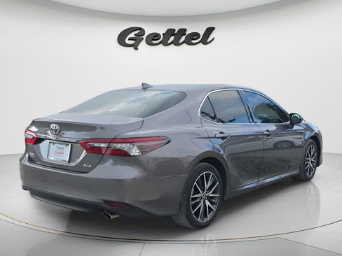 Used 2024 Toyota Camry XLE FWD image 5