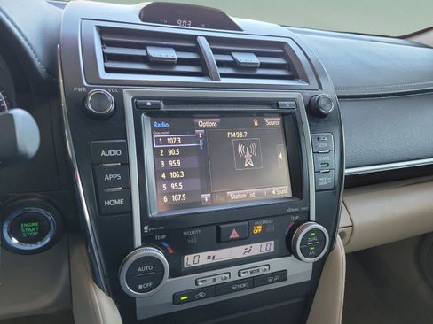 Used 2014 Toyota Camry XLE w/ Leather Package image 17