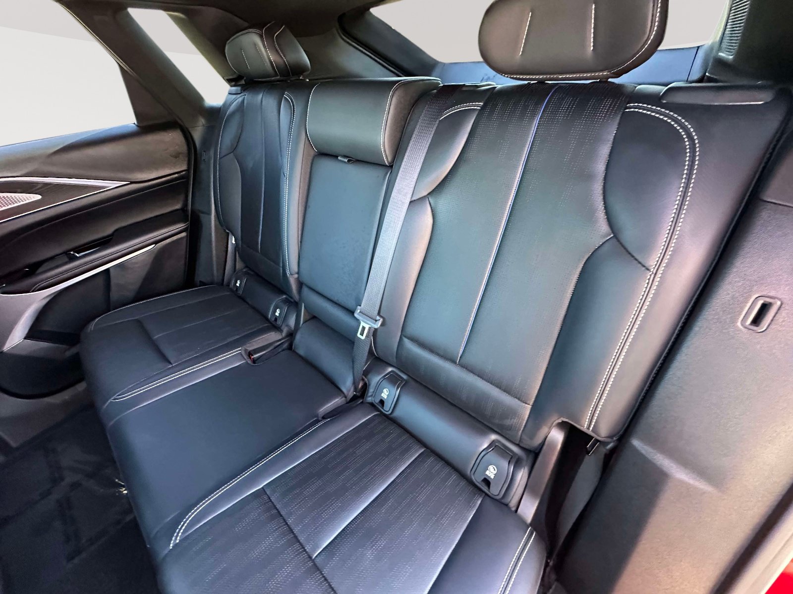 Certified 2024 Cadillac Lyriq Luxury AWD/4WD image 30