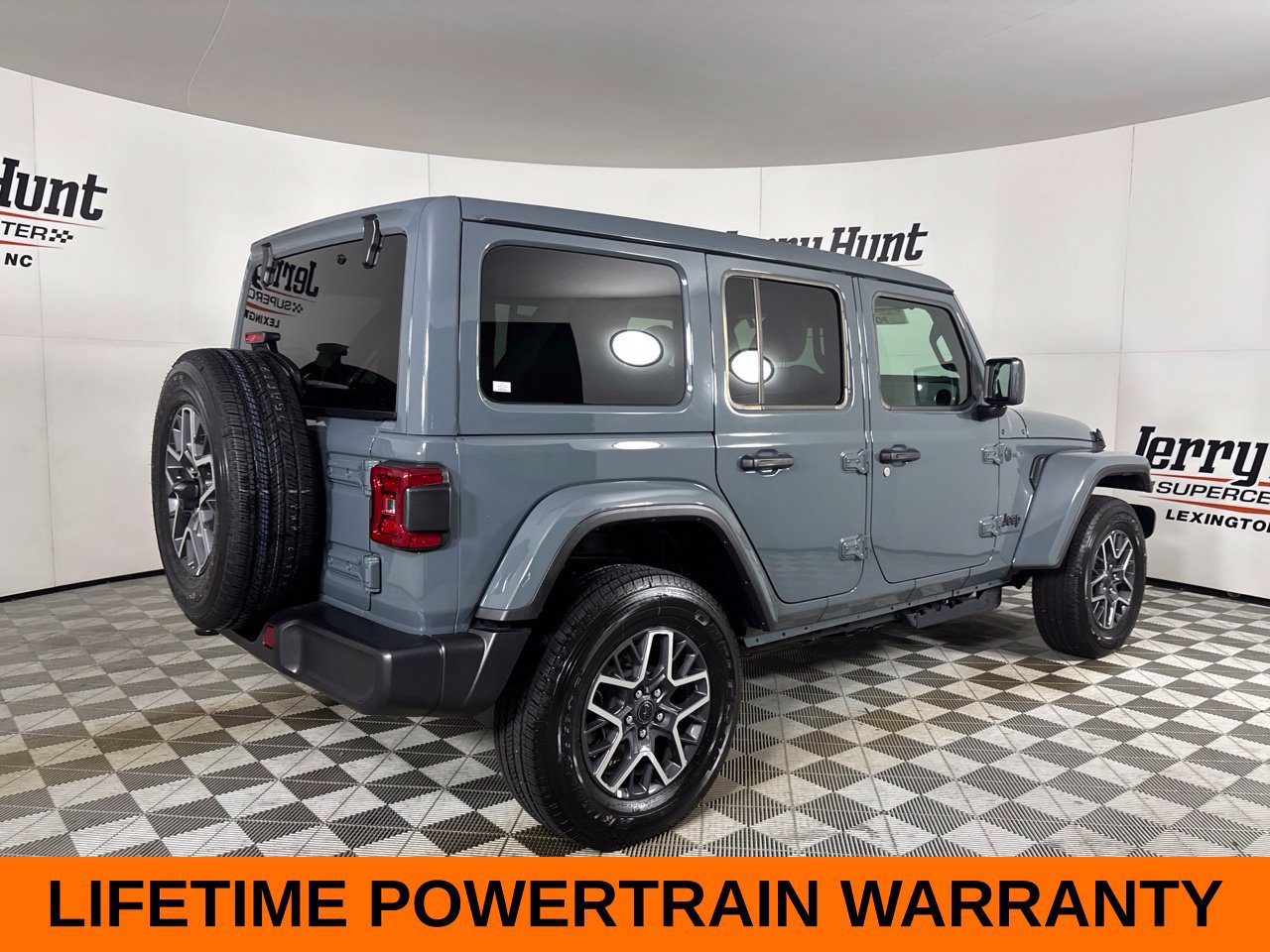 Used 2026 Jeep Wrangler Unlimited Sahara AWD/4WD image 6