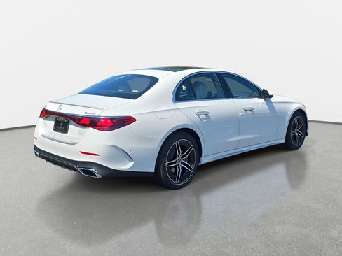 New 2026 Mercedes-Benz E 350 4MATIC Sedan image 5
