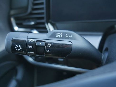 Used 2025 Kia Sportage SX image 23