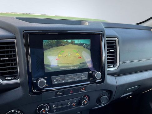 Used 2024 Nissan Frontier SV image 26