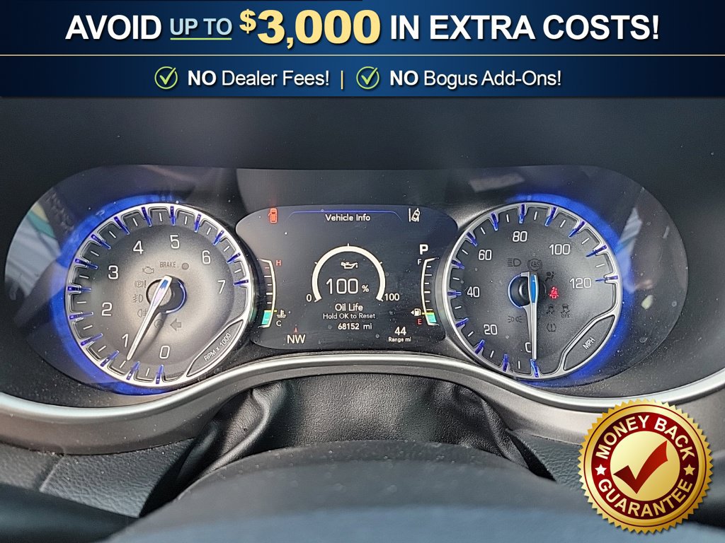 Used 2024 Chrysler Pacifica Touring-L FWD image 30