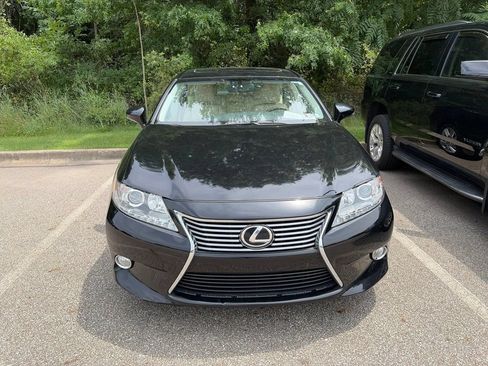 Used 2013 Lexus ES 350 w/ Premium Pkg FWD image 2