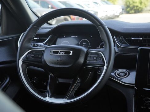 Used 2023 Jeep Grand Cherokee Altitude AWD/4WD image 28