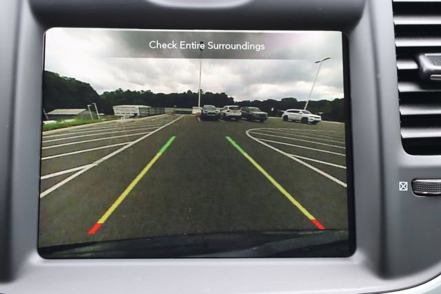 Used 2022 Chrysler 300 Touring w/ Sport Appearance Package RWD image 13