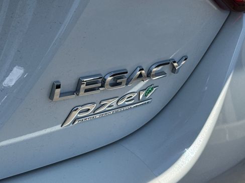 Used 2017 Subaru Legacy 2.5i Premium AWD/4WD image 5