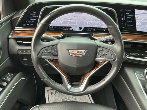 Used 2021 Cadillac Escalade ESV Premium Luxury AWD/4WD image 26