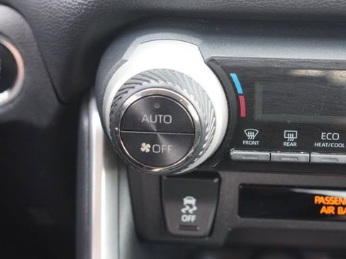 Used 2020 Toyota RAV4 XLE w/ Convenience Package FWD image 26