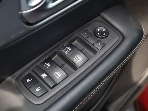 Used 2021 Chrysler Pacifica Touring-L w/ Premium & Safety Sphere Group FWD image 11
