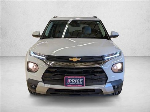 Used 2021 Chevrolet TrailBlazer LT w/ Sun and Liftgate Package FWD image 2