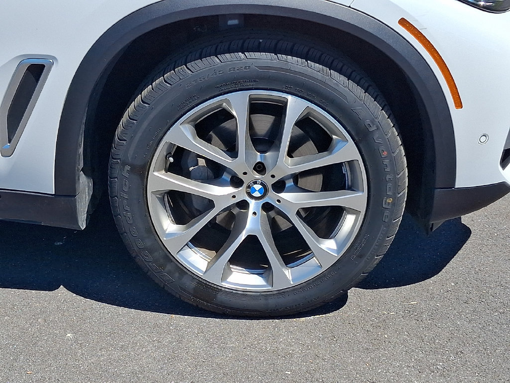 Used 2022 BMW X5 xDrive40i AWD/4WD image 9