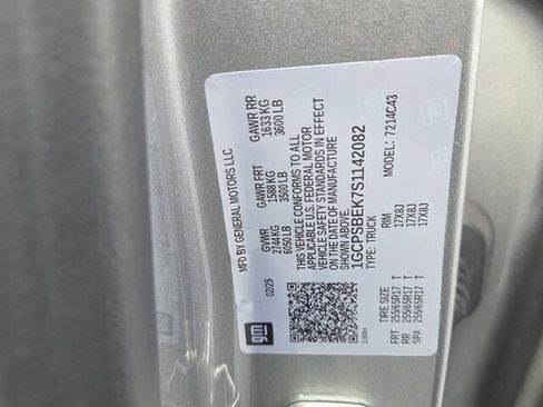Used 2025 Chevrolet Colorado W/T RWD image 7