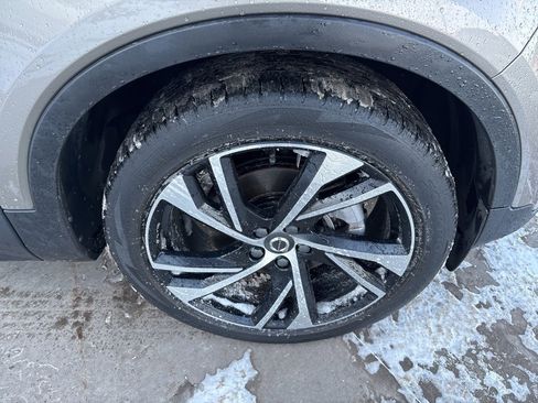 Used 2022 Volvo XC40 T5 R-Design w/ Climate Package image 13