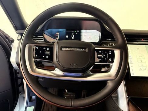 New 2025 Land Rover Range Rover Long Wheelbase SE image 21