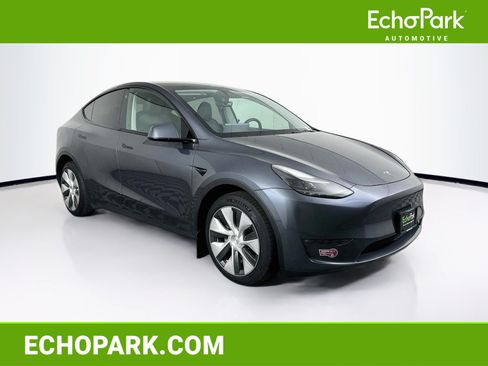 Used 2023 Tesla Model Y Long Range AWD/4WD image 1