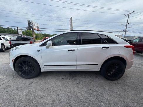 Used 2017 Cadillac XT5 Luxury w/ Driver Awareness Package FWD image 3