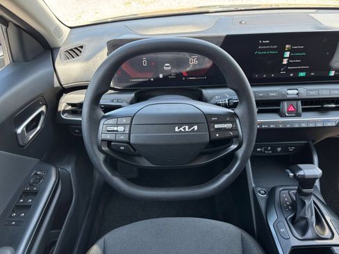 Used 2025 Kia K4 FWD image 34