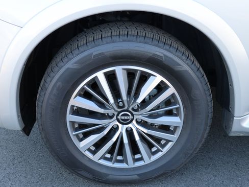 Used 2024 Nissan Armada SL AWD/4WD image 10