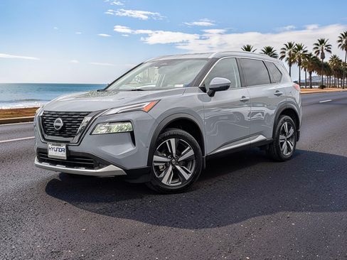 Used 2023 Nissan Rogue Platinum AWD/4WD image 2
