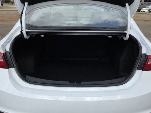 Used 2023 Chevrolet Malibu LT image 28