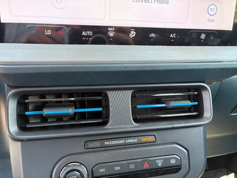 Used 2025 Ford Maverick Lobo AWD/4WD image 11