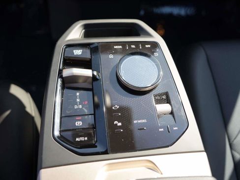 Used 2026 BMW iX xDrive45 w/ Premium Package image 19