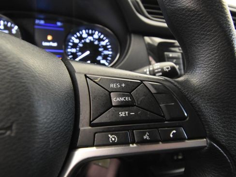 Used 2020 Nissan Rogue S image 23