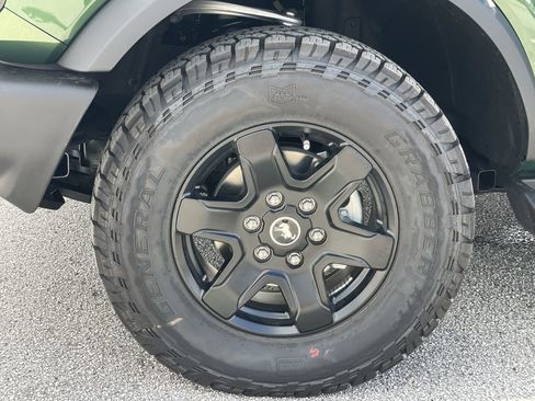 New 2025 Ford Bronco Outer Banks w/ Black Appearance Package image 35