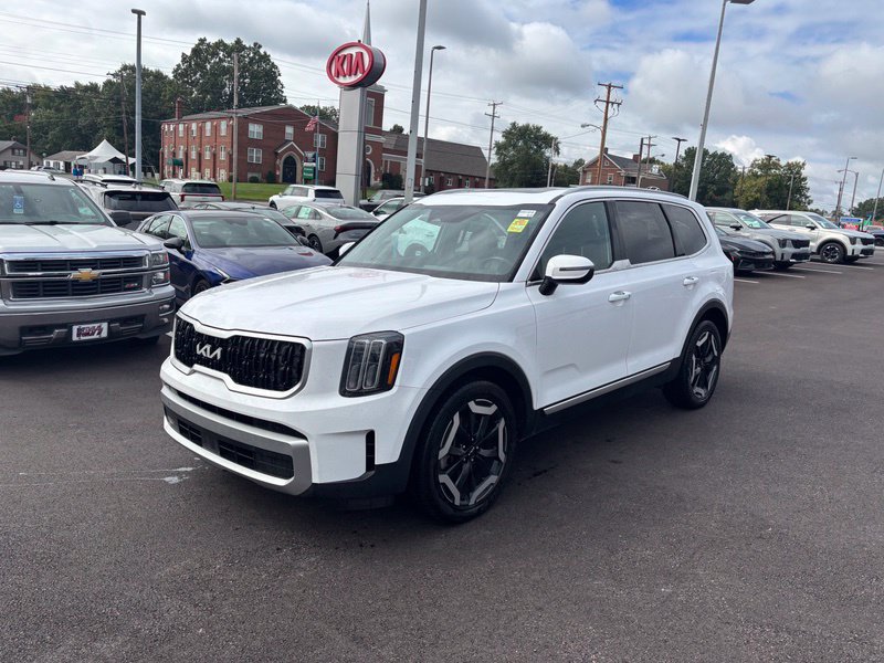 Certified 2023 Kia Telluride EX FWD image 3