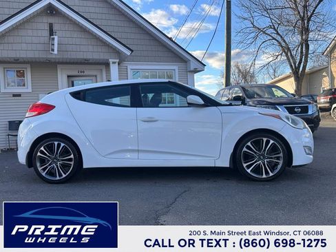 Used 2016 Hyundai Veloster w/ Option Group 02 image 8