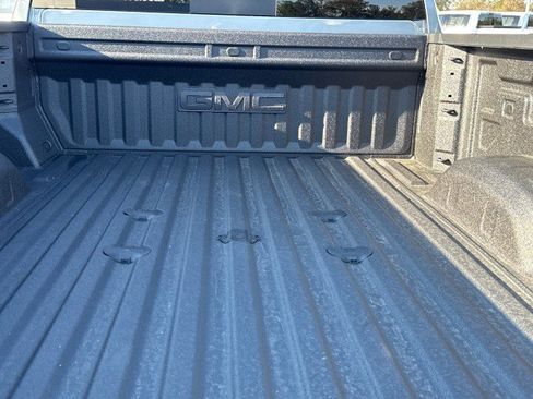 New 2026 GMC Sierra 2500 SLT image 5