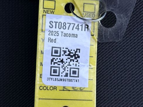 Used 2025 Toyota Tacoma SR5 image 32