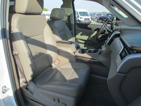 Used 2020 GMC Yukon SLT w/ Enhanced Security Package AWD/4WD image 22