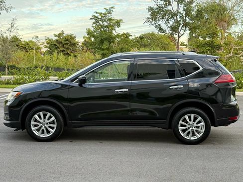 Used 2018 Nissan Rogue SV AWD/4WD image 16