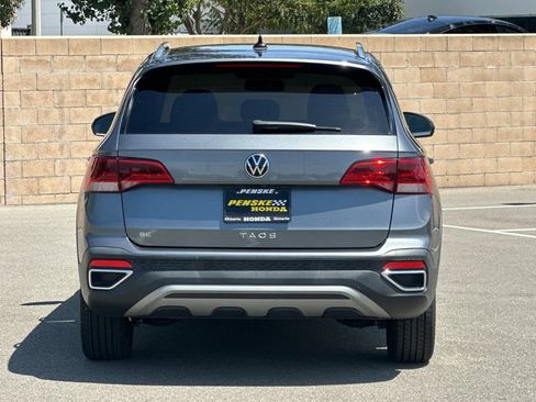 Used 2022 Volkswagen Taos SE FWD image 5