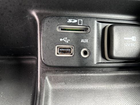 Used 2014 Jeep Cherokee Limited FWD image 27