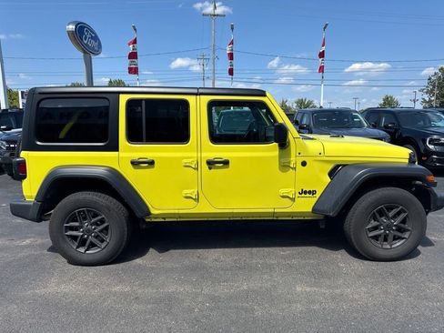 Used 2024 Jeep Wrangler Unlimited Sport AWD/4WD image 4