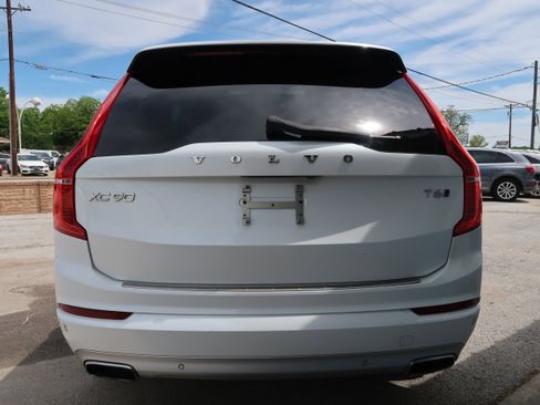Used 2016 Volvo XC90 T6 Momentum w/ Momentum Plus Package AWD/4WD image 10