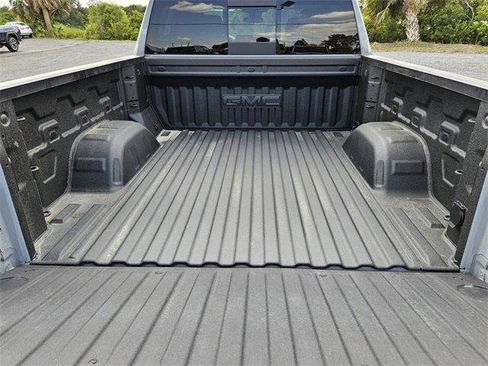 New 2025 GMC Sierra 1500 SLE w/ Preferred Package image 13
