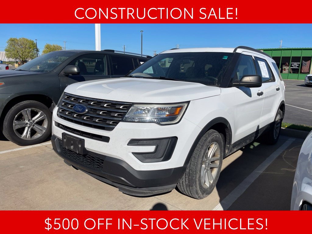 Used 2017 Ford Explorer FWD image 2