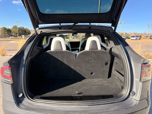 Used 2022 Tesla Model X image 26