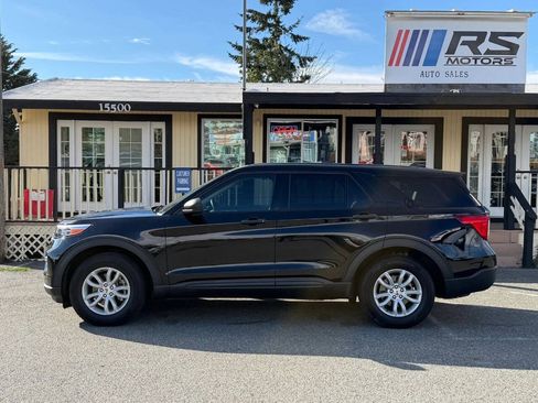 Used 2021 Ford Explorer 4WD w/ Class III Trailer Tow Package image 2