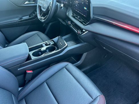 Used 2026 Chevrolet Equinox RS w/ LPO, Floor Liner Package FWD image 18