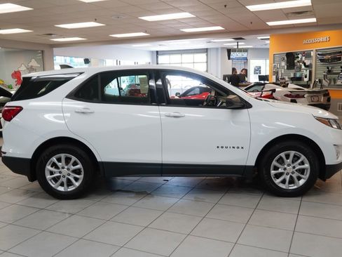 Used 2018 Chevrolet Equinox LS w/ LPO, Blackout Package FWD image 15